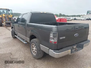 2005 Ford F-150 XLT z VIN 1FTRW12W35FB34549, wystawiony jako IAAI lot #41923359 z przebiegiem 286 494 mil mil oraz . Historia ofert i sprzedaży dostępna na DreamBid. Obrazek 3.