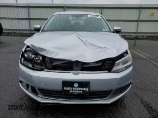 2013 Volkswagen Jetta SE with VIN 3VWDP7AJ9DM448489, listed as a Copart auction lot 62683725 with 178,931 mi miles and Salvage title. Bid and sale history available at DreamBid. Image 5.