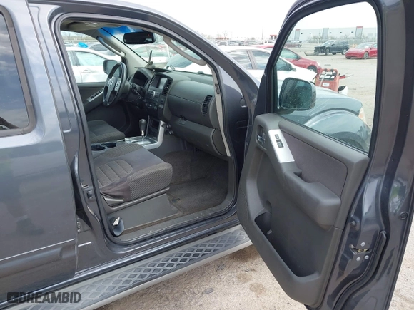 2012 Nissan Pathfinder SV with VIN 5N1AR1NN4CC632194, listed as a IAAI auction lot 41871512 with 135,571 mi miles. Bid and sale history available at carsss.com. Image 5.