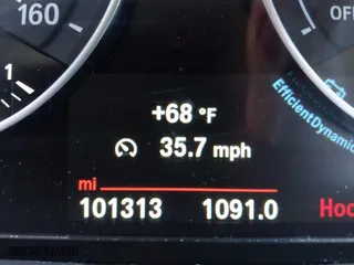2017 BMW X1 xDrive28i with VIN WBXHT3C30H5F68187, listed as a IAAI auction lot 41830892 with 101,313 mi miles. Bid and sale history available at carsss.com. Image 15.