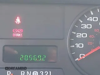 2006 Ford F-250 XL с VIN 1FTSW20P16EC61844, выставлен на аукционе IAAI как лот 42520825 с пробегом 285 692 миль миль и . История ставок и продаж доступна на DreamBid. Изображение 12.