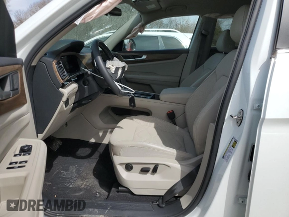 2024 Volkswagen Atlas SE with VIN 1V2LR2CAXRC548312, listed as a Copart auction lot 48427095 with 16,051 mi miles and Salvage title. Bid and sale history available at DreamBid. Image 7.