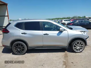 2018 Nissan Rogue SV z VIN KNMAT2MV0JP520818, wystawiony jako IAAI lot #42029891 z przebiegiem Nie podano mil oraz . Historia ofert i sprzedaży dostępna na DreamBid. Obrazek 12.