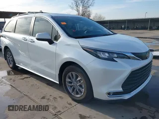 2024 Toyota Sienna XLE with VIN 5TDYRKEC7RS222844, listed as a IAAI auction lot 41424230 with 2,456 mi miles. Bid and sale history available at carsss.com. Image 1.