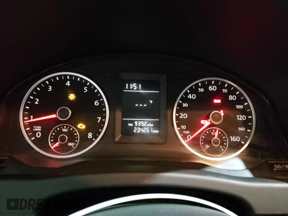 2010 Volkswagen Tiguan with VIN WVGCV7AX2AW504241, listed as a Copart auction lot 44610505 with 234,251 mi miles and Clean Title. Bid and sale history available at DreamBid. Image 9.