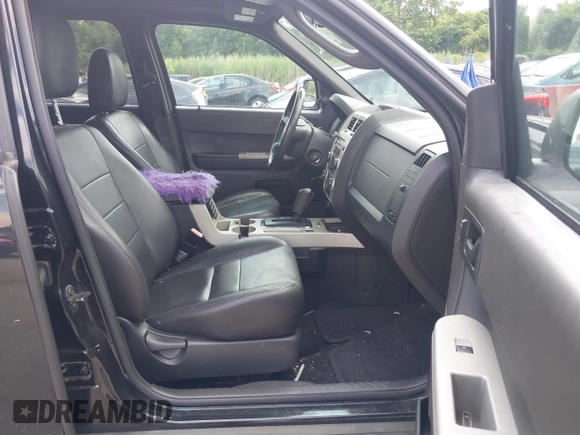 2011 Ford Escape XLT z VIN 1FMCU9D71BKA12061, wystawiony jako IAAI lot #42635447 z przebiegiem 195 433 mil mil oraz . Historia ofert i sprzedaży dostępna na DreamBid. Obrazek 5.