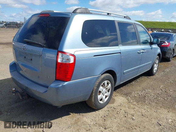 2008 Kia Sedona LX with VIN KNDMB233086218851, listed as a IAAI auction lot 41954671 with 120,894 mi miles. Bid and sale history available at carsss.com. Image 4.