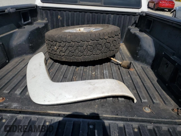 2007 Toyota Tacoma PreRunner with VIN 3TMJU62N57M047584, listed as a Copart auction lot 55884725 with 296,545 mi miles and Salvage title. Bid and sale history available at DreamBid. Image 12.
