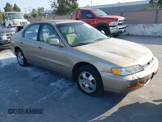 1997 Honda Accord Special Edition с VIN 1HGCD560XVA153364, выставлен на аукционе IAAI как лот 42428850 с пробегом 146 538 миль миль и . История ставок и продаж доступна на DreamBid. Изображение 1.