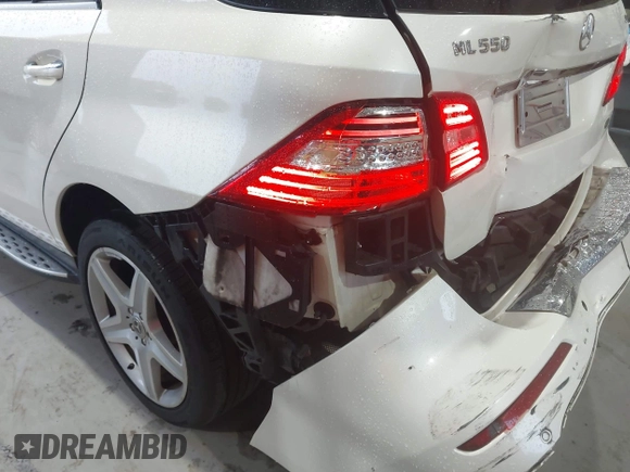 2013 Mercedes-Benz M 550 with VIN 4JGDA7DB3DA165765, listed as a IAAI auction lot 42323988 with 96,344 mi miles and . Bid and sale history available at DreamBid. Image 17.