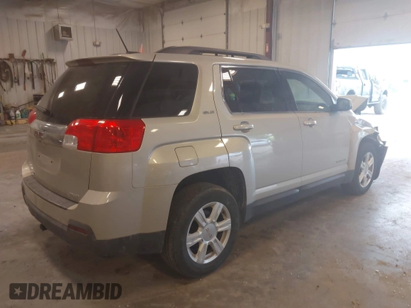 2015 GMC Terrain SLE z VIN 2GKFLWEK8F6393684, wystawiony jako IAAI lot #42242744 z przebiegiem 90 077 mil mil oraz . Historia ofert i sprzedaży dostępna na DreamBid. Obrazek 4.