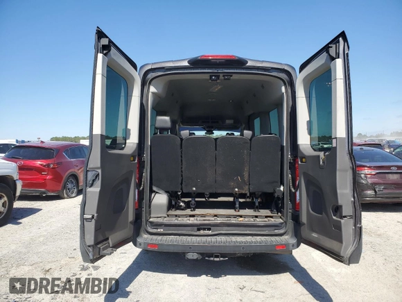 2020 Ford Transit Passenger XL z VIN 1FBAX2C85LKB20130, wystawiony jako Copart lot #46573205 z przebiegiem 272 546 mil mil oraz Czysty tytuł • Clean title. Historia ofert i sprzedaży dostępna na DreamBid. Obrazek 10.