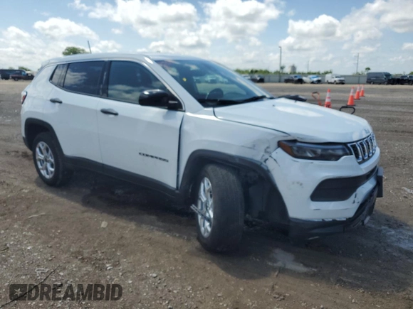 2025 Jeep Compass Sport with VIN 3C4NJDAN7ST529052, listed as a Copart auction lot 54128665 with 1,111 mi miles and Salvage title. Bid and sale history available at DreamBid. Image 4.