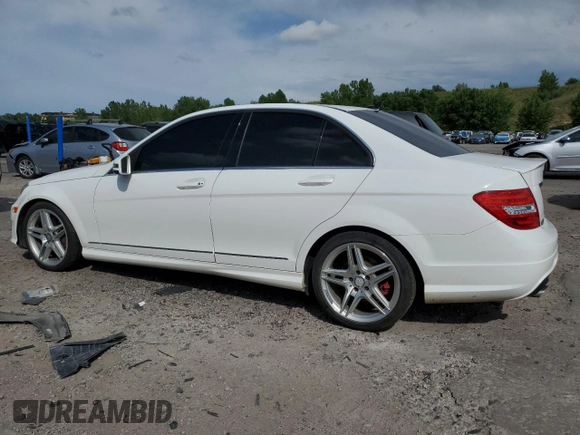 2013 Mercedes-Benz C 300 Sport с VIN WDDGF8ABXDR286670, выставлен на аукционе Copart как лот 61009525 с пробегом 125 791 миль миль и Списание • Salvage title. История ставок и продаж доступна на DreamBid. Изображение 2.