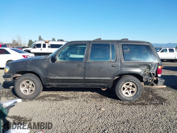 1996 Ford Explorer XL z VIN 1FMDU34X8TUA58168, wystawiony jako IAAI lot #41423645 z przebiegiem 121 839 mil mil oraz . Historia ofert i sprzedaży dostępna na DreamBid. Obrazek 14.