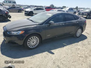 2014 Ford Fusion Titanium with VIN 3FA6P0SU0ER269845, listed as a Copart auction lot 60951965 with 130,272 mi miles and Salvage title. Bid and sale history available at DreamBid. Image 1.