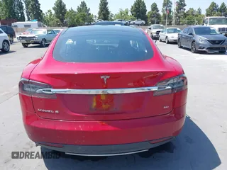 2014 Tesla Model S 60 with VIN 5YJSA1S11EFP33278, listed as a IAAI auction lot 42441781 with Not provided miles and . Bid and sale history available at DreamBid. Image 16.