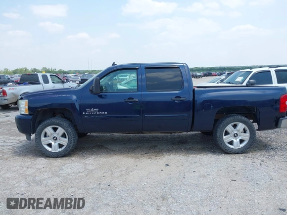 2007 Chevrolet Silverado 1500 1LT with VIN 2GCEC13J971511292, listed as a IAAI auction lot 42181818 with 239,647 mi miles and . Bid and sale history available at DreamBid. Image 14.