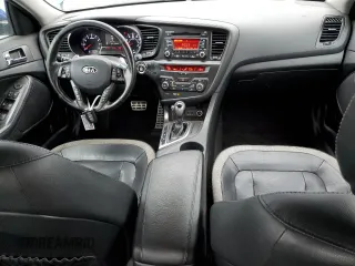 2011 Kia Optima SX z VIN KNAGR4A6XB5109812, wystawiony jako Copart lot #57073075 z przebiegiem 157 953 mil mil oraz Czysty tytuł • Clean title. Historia ofert i sprzedaży dostępna na DreamBid. Obrazek 8.