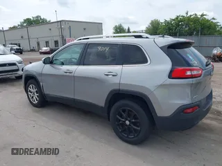 2017 Jeep Cherokee Latitude z VIN 1C4PJMCB0HW632246, wystawiony jako IAAI lot #42529014 z przebiegiem 267 091 mil mil oraz . Historia ofert i sprzedaży dostępna na DreamBid. Obrazek 3.