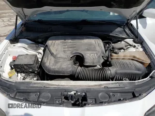 2019 Chrysler 300 S z VIN 2C3CCABG5KH539446, wystawiony jako Copart lot #51157275 z przebiegiem 164 346 mil mil oraz Szkoda całkowita • Salvage title. Historia ofert i sprzedaży dostępna na DreamBid. Obrazek 11.