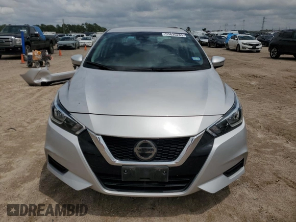 2020 Nissan Versa SV z VIN 3N1CN8EV5LL810008, wystawiony jako Copart lot #53625285 z przebiegiem 33 440 mil mil oraz Czysty tytuł • Clean title. Historia ofert i sprzedaży dostępna na DreamBid. Obrazek 5.