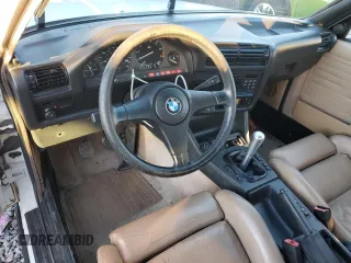 1989 BMW 3 Series z VIN WBABB1306K8274633, wystawiony jako Copart lot #79008404 z przebiegiem 160 197 mil mil oraz Szkoda całkowita • Salvage title. Historia ofert i sprzedaży dostępna na DreamBid. Obrazek 8.