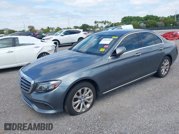 2017 Mercedes-Benz E-Class E 300 Luxury with VIN WDDZF4JB2HA137353, listed as a IAAI auction lot 40830208 with 1 mi miles. Bid and sale history available at carsss.com. Image 17.