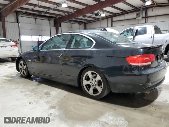 2007 BMW 3 Series 328i z VIN WBAWB33597PU87534, wystawiony jako Copart lot #44131535 z przebiegiem 139 100 mil mil oraz Szkoda całkowita • Salvage title. Historia ofert i sprzedaży dostępna na DreamBid. Obrazek 2.