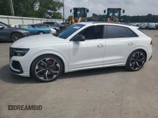 2024 Audi RS Q8 z VIN WU1ARBF19RD000254, wystawiony jako Copart lot #61815085 z przebiegiem 10 855 mil mil oraz Szkoda całkowita • Salvage title. Historia ofert i sprzedaży dostępna na DreamBid. Obrazek 1.