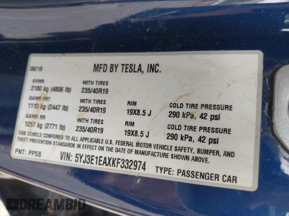 2019 Tesla Model 3 Mid Range z VIN 5YJ3E1EAXKF332974, wystawiony jako IAAI lot #41921722 z przebiegiem Nie podano mil oraz . Historia ofert i sprzedaży dostępna na DreamBid. Obrazek 9.