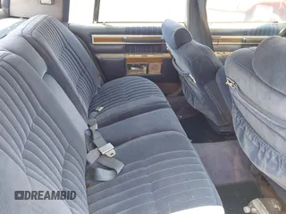 1984 Cadillac DeVille z VIN 1G6AM6989E9064371, wystawiony jako IAAI lot #42365461 z przebiegiem 42 401 mil mil oraz . Historia ofert i sprzedaży dostępna na DreamBid. Obrazek 8.