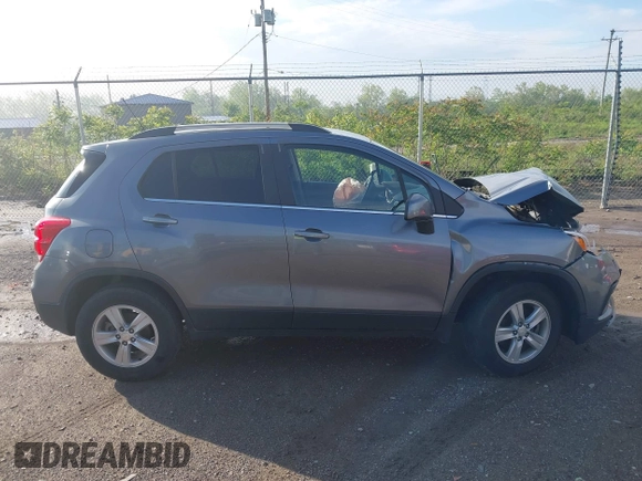 2020 Chevrolet Trax LT z VIN 3GNCJPSB7LL323025, wystawiony jako IAAI lot #42258130 z przebiegiem 55 635 mil mil oraz . Historia ofert i sprzedaży dostępna na DreamBid. Obrazek 13.