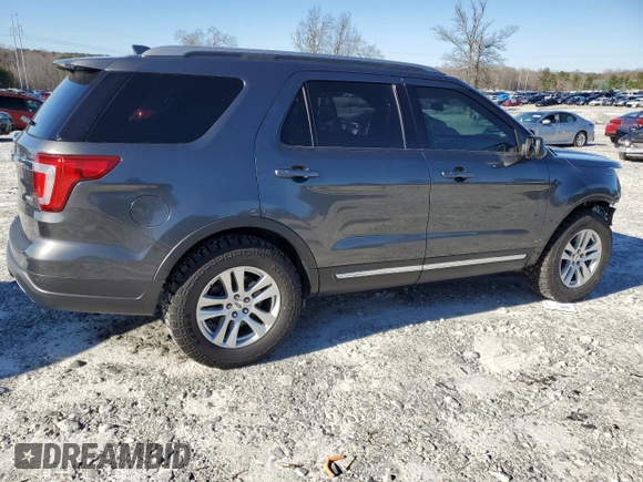2018 Ford Explorer XLT with VIN 1FM5K8DH2JGB62263, listed as a Copart auction lot 45477915 with 74,268 mi miles and Salvage Title. Bid and sale history available at carsss.com. Image 3.