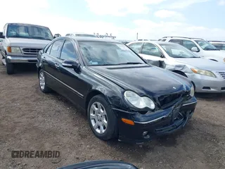 2005 Mercedes-Benz C 320 z VIN WDBRF64J45F564362, wystawiony jako IAAI lot #41539112 z przebiegiem 170 847 mil mil oraz . Historia ofert i sprzedaży dostępna na DreamBid. Obrazek 1.