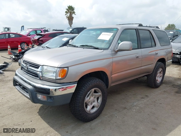 2001 Toyota 4Runner SR5 with VIN JT3GN86R410197183, listed as a IAAI auction lot 41935919 with 242,247 mi miles. Bid and sale history available at carsss.com. Image 2.
