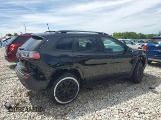 2020 Jeep Cherokee Trailhawk Elite with VIN 1C4PJMBN2LD546324, listed as a Copart auction lot 60826494 with 79,625 mi miles and Salvage title. Bid and sale history available at DreamBid. Image 3.