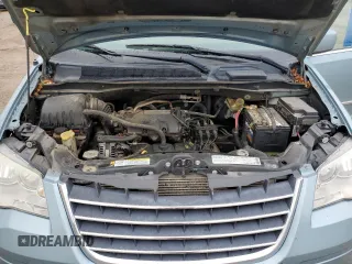 2010 Chrysler Town & Country Touring z VIN 2A4RR5D13AR404747, wystawiony jako Copart lot #57100735 z przebiegiem 220 550 mil mil oraz Szkoda całkowita • Salvage title. Historia ofert i sprzedaży dostępna na DreamBid. Obrazek 12.