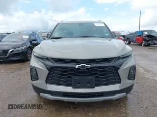 2021 Chevrolet Blazer LT z VIN 3GNKBCRS4MS563177, wystawiony jako IAAI lot #42162177 z przebiegiem 43 201 mil mil oraz . Historia ofert i sprzedaży dostępna na DreamBid. Obrazek 12.