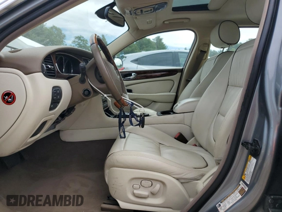 2005 Jaguar XJ Vanden Plas with VIN SAJWA82C25SG44967, listed as a Copart auction lot 62807705 with 33,020 mi miles and Clean title. Bid and sale history available at DreamBid. Image 7.
