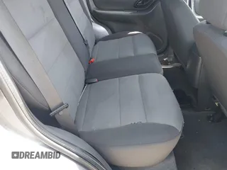 2007 Ford Escape XLS с VIN 1FMYU02Z77KA62394, выставлен на аукционе IAAI как лот 41858635 с пробегом 165 948 миль миль и . История ставок и продаж доступна на DreamBid. Изображение 8.