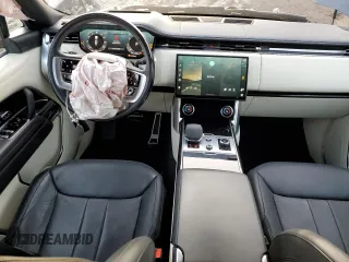 2023 Land Rover Range Rover SE z VIN SALKP9E71PA009978, wystawiony jako Copart lot #46023005 z przebiegiem 17 618 mil mil oraz Szkoda całkowita • Salvage title. Historia ofert i sprzedaży dostępna na DreamBid. Obrazek 8.