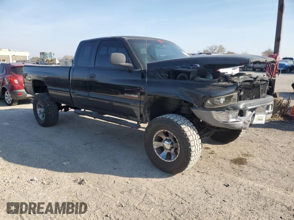 2001 Dodge Ram 2500 with VIN 3B7KF23651G821045, listed as a Copart auction lot 78208214 with 300,131 mi miles and Salvage Title. Bid and sale history available at carsss.com. Image 4.