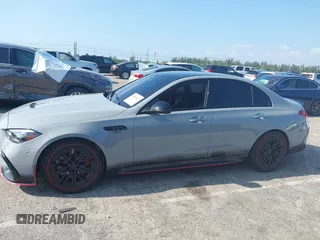 2024 Mercedes-Benz C AMG C 63 S E Performance z VIN W1KAF8AB5RR173089, wystawiony jako IAAI lot #41969567 z przebiegiem Nie podano mil oraz . Historia ofert i sprzedaży dostępna na DreamBid. Obrazek 14.