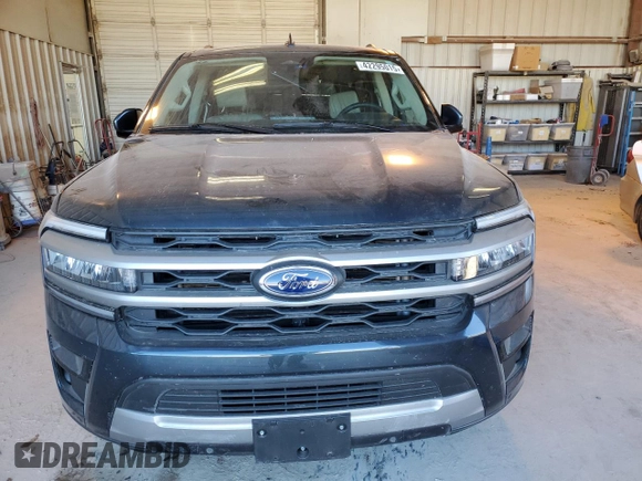2024 Ford Expedition Max XLT with VIN 1FMJK1H80REA52884, listed as a Copart auction lot 42295015 with 17,469 mi miles and Salvage title. Bid and sale history available at DreamBid. Image 5.