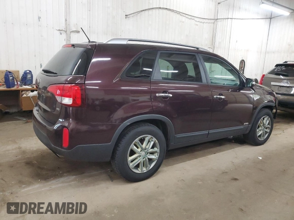 2015 Kia Sorento LX with VIN 5XYKTDA74FG633879, listed as a Copart auction lot 54221455 with 181,577 mi miles and Clean Title. Bid and sale history available at carsss.com. Image 3.