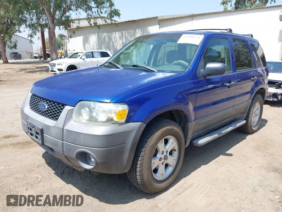 2006 Ford Escape XLT z VIN 1FMYU03146KB77722, wystawiony jako IAAI lot #42580276 z przebiegiem 135 660 mil mil oraz . Historia ofert i sprzedaży dostępna na DreamBid. Obrazek 2.