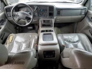 2004 Chevrolet Suburban Z71 with VIN 3GNFK16Z14G116946, listed as a Copart auction lot 80437924 with 319,240 mi miles and Non Repairable. Bid and sale history available at carsss.com. Image 8.
