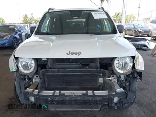 2022 Jeep Renegade Latitude z VIN ZACNJDB17NPN57213, wystawiony jako IAAI lot #42546610 z przebiegiem 66 403 mil mil oraz . Historia ofert i sprzedaży dostępna na DreamBid. Obrazek 6.
