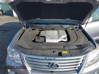 2009 Lexus LX 570 with VIN JTJHY00W894019219, listed as a IAAI auction lot 41744811 with Not Provided miles and . Bid and sale history available at carsss.com. Image 10.